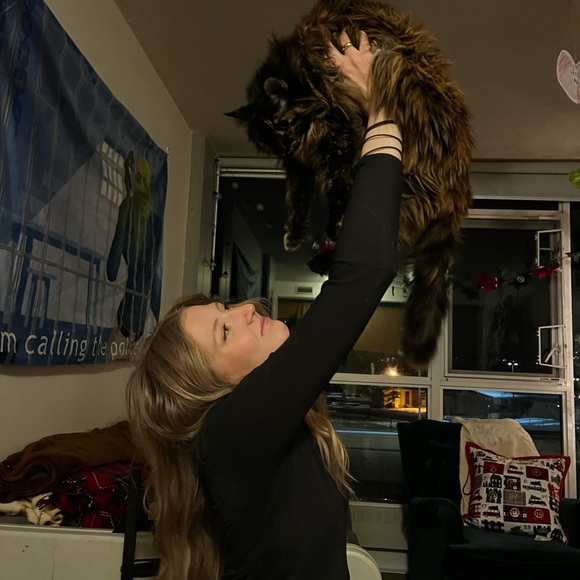 Meet your Posher, Taylee - Picture 4 of 4